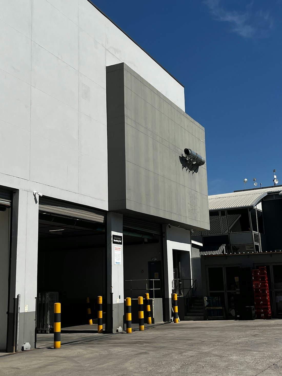 Nuestra nave / almacén de devoluciones de Amazon